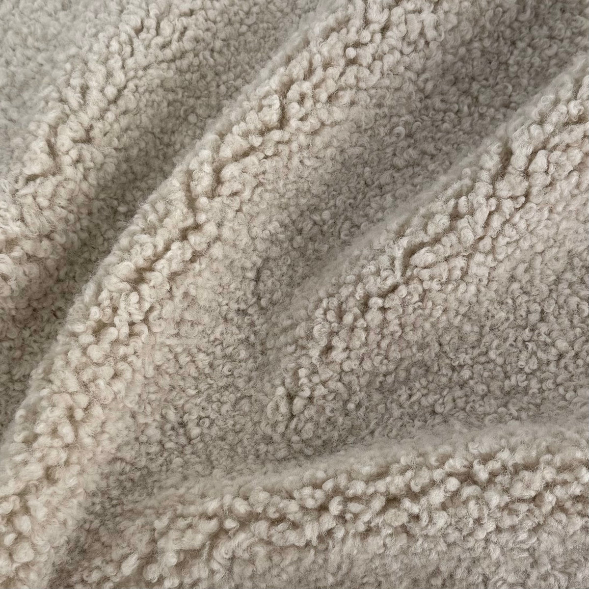 Skandilock Curly Upholstery Shearling 17mm | Atrium