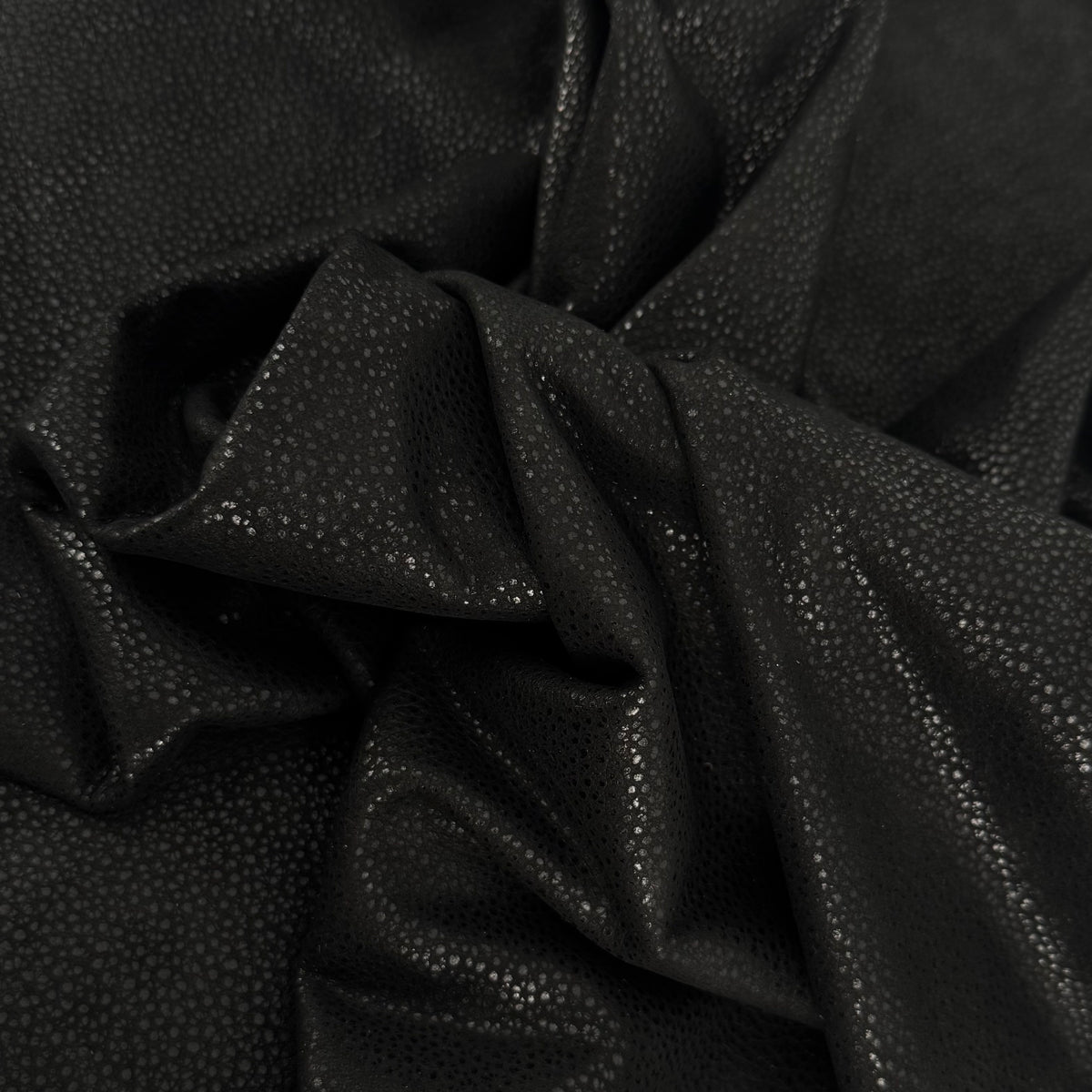 Stingray-Effect Soft Lamb in Black