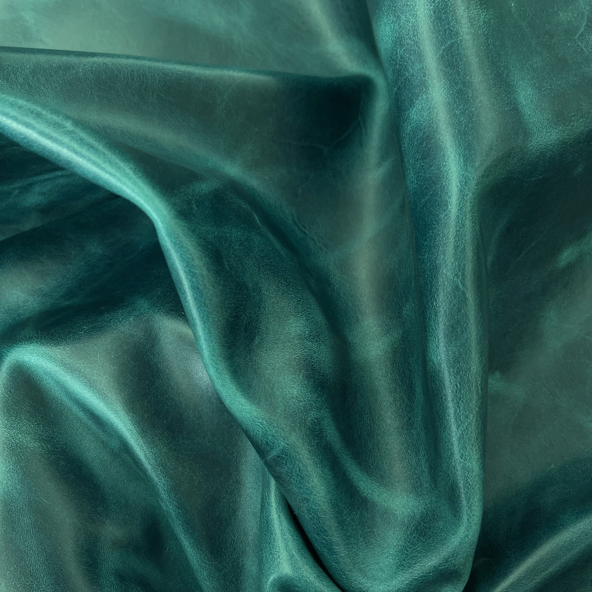 Chesterfield Oil Tanned Pull-Up Cow Hide | Ships in 4-5 Days