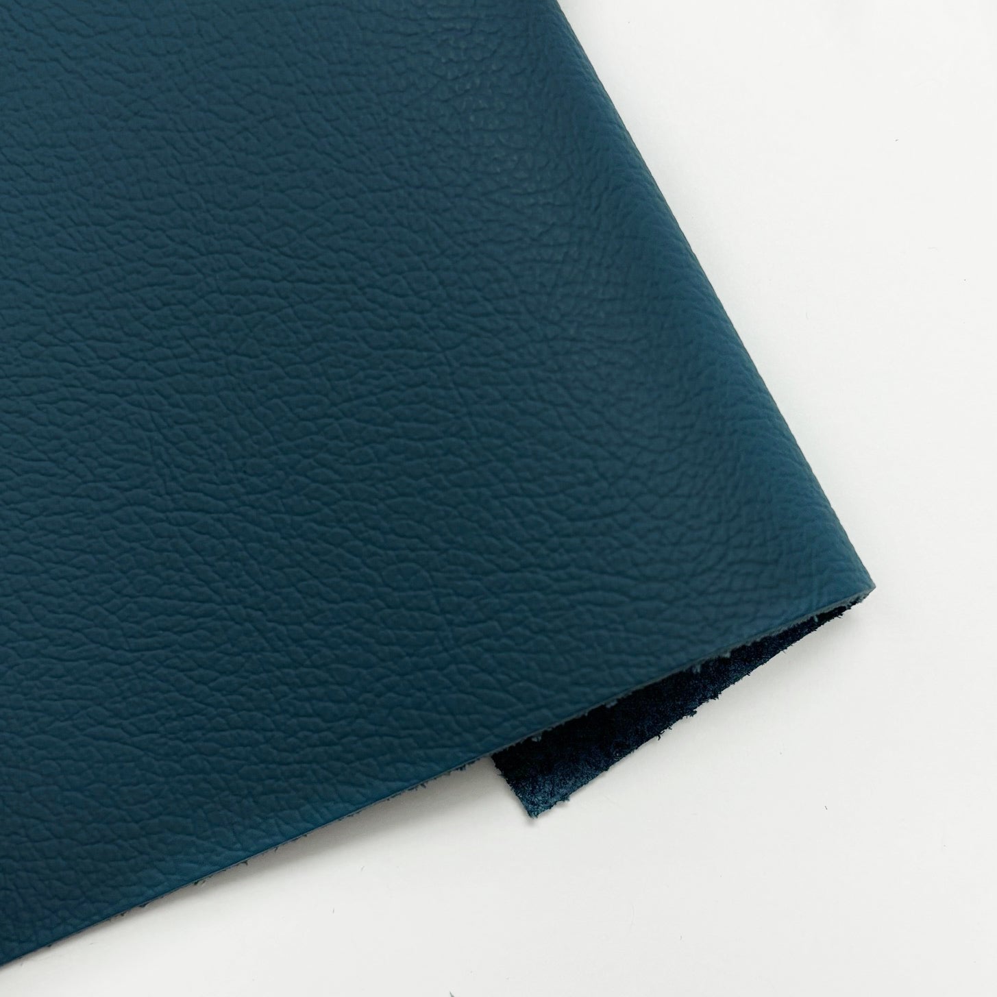 Swatches | Argus German Upholstery Embossed Flame Retardant Cow Leather