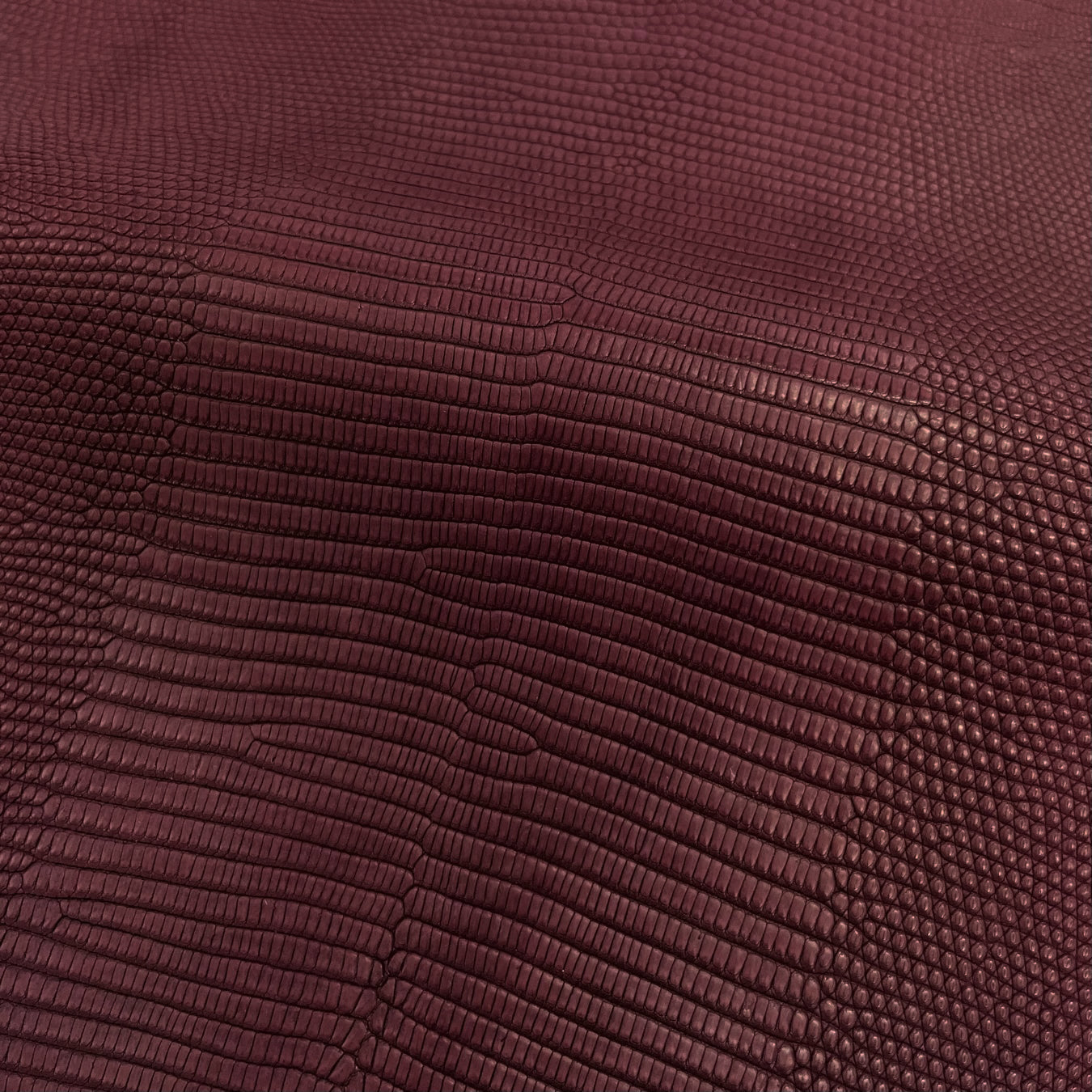 Lizard Skin | Burgundy Matte (Back Cut)