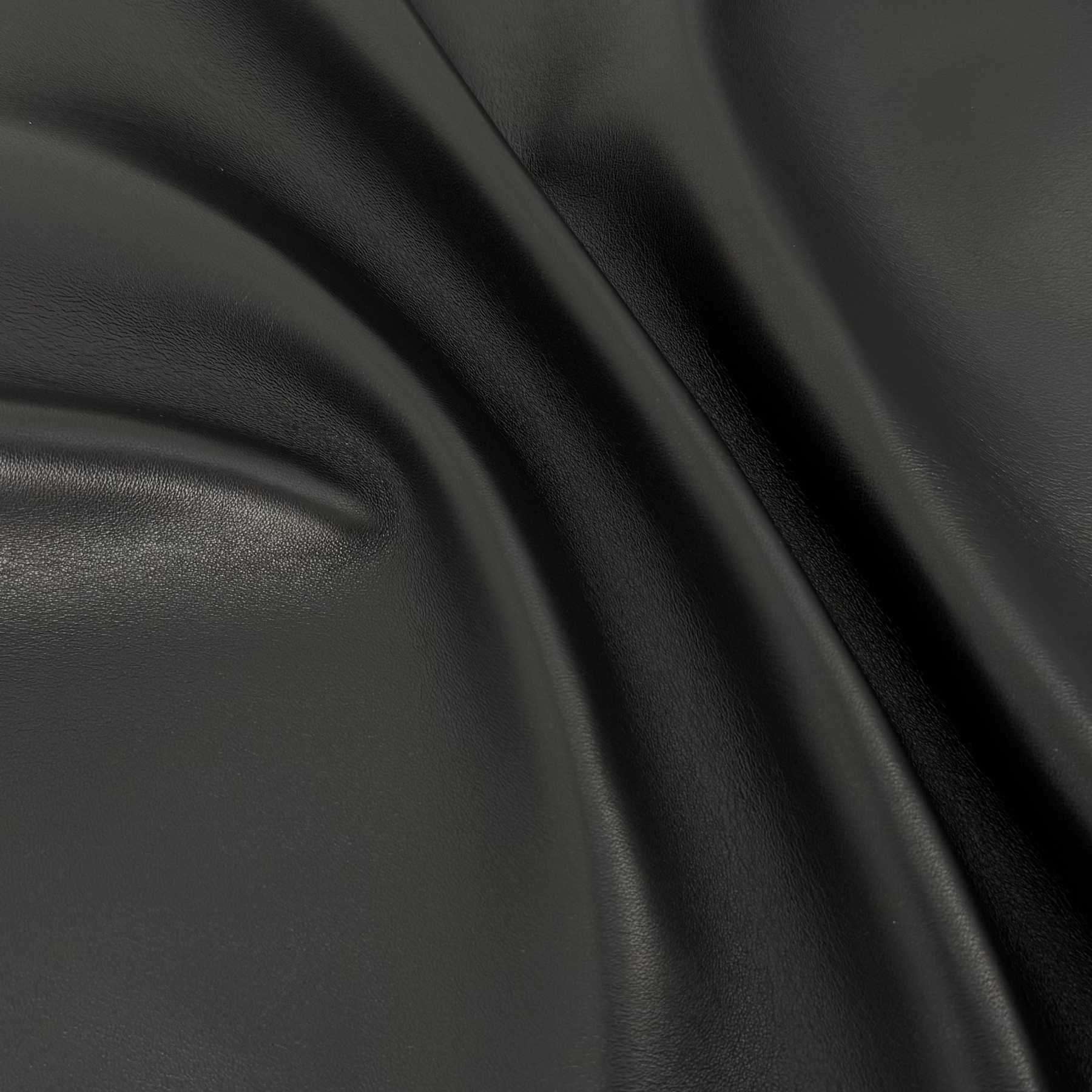 Spray Back Nappa Lamb | Semi-Shine