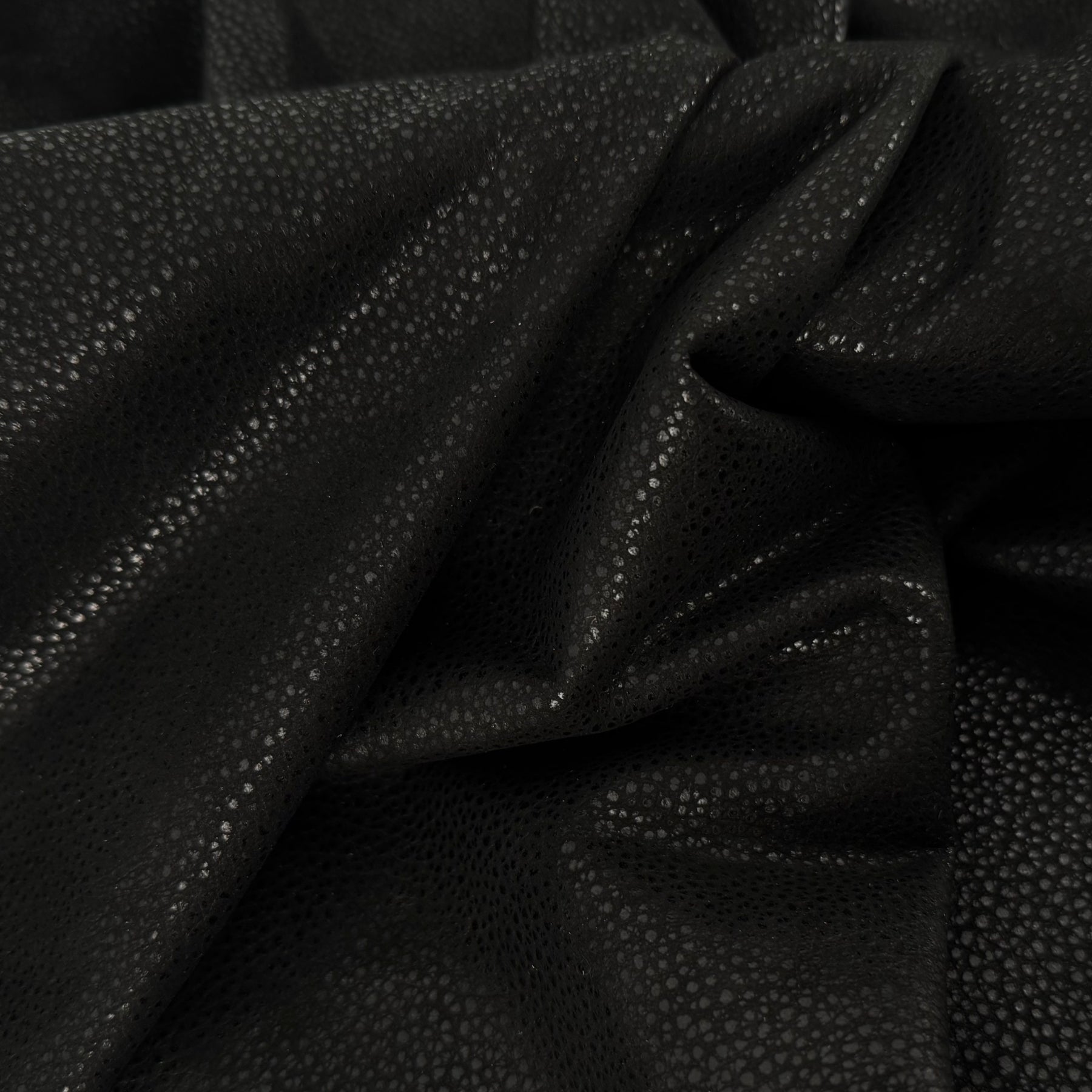 Stingray-Effect Soft Lamb in Black