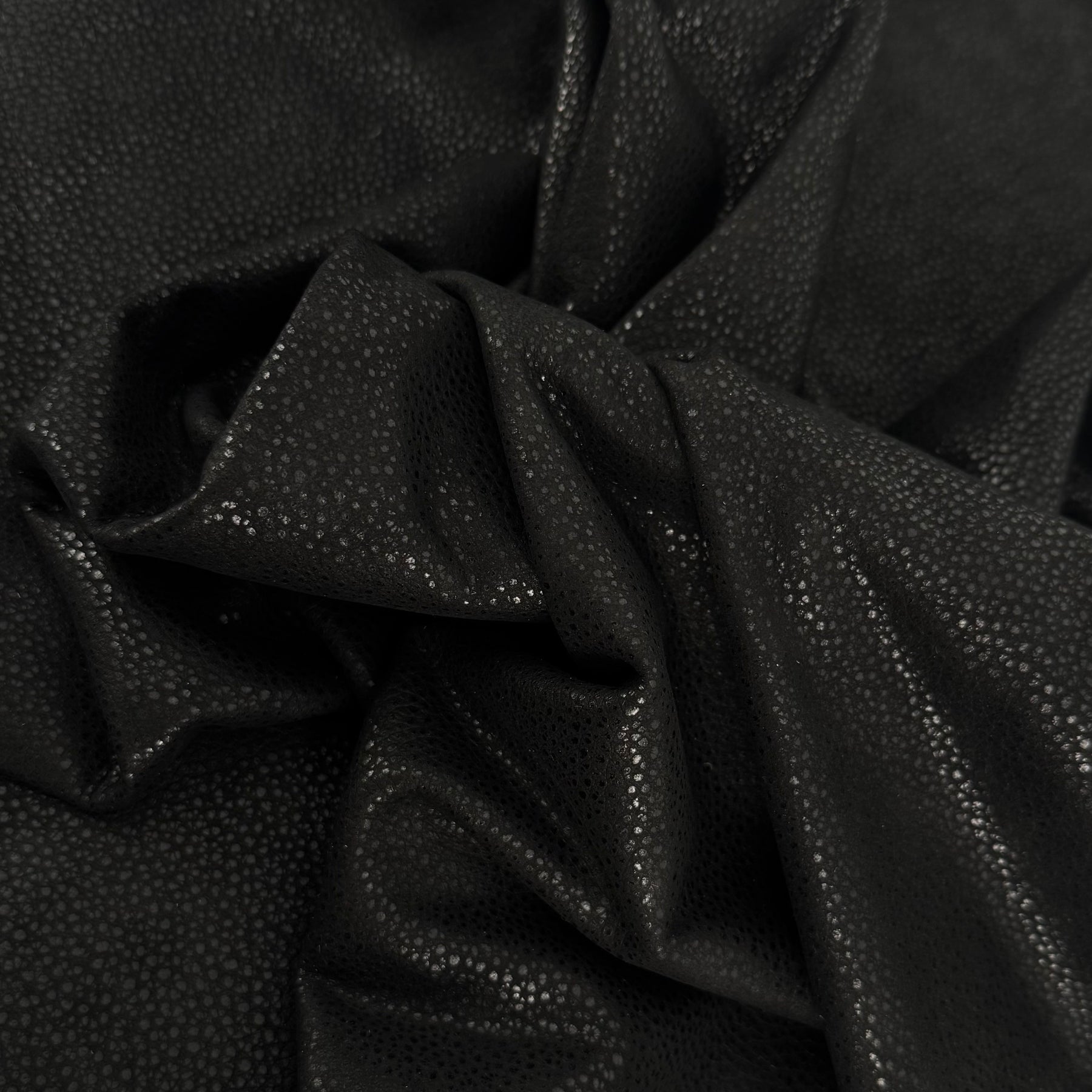 Stingray-Effect Soft Lamb in Black