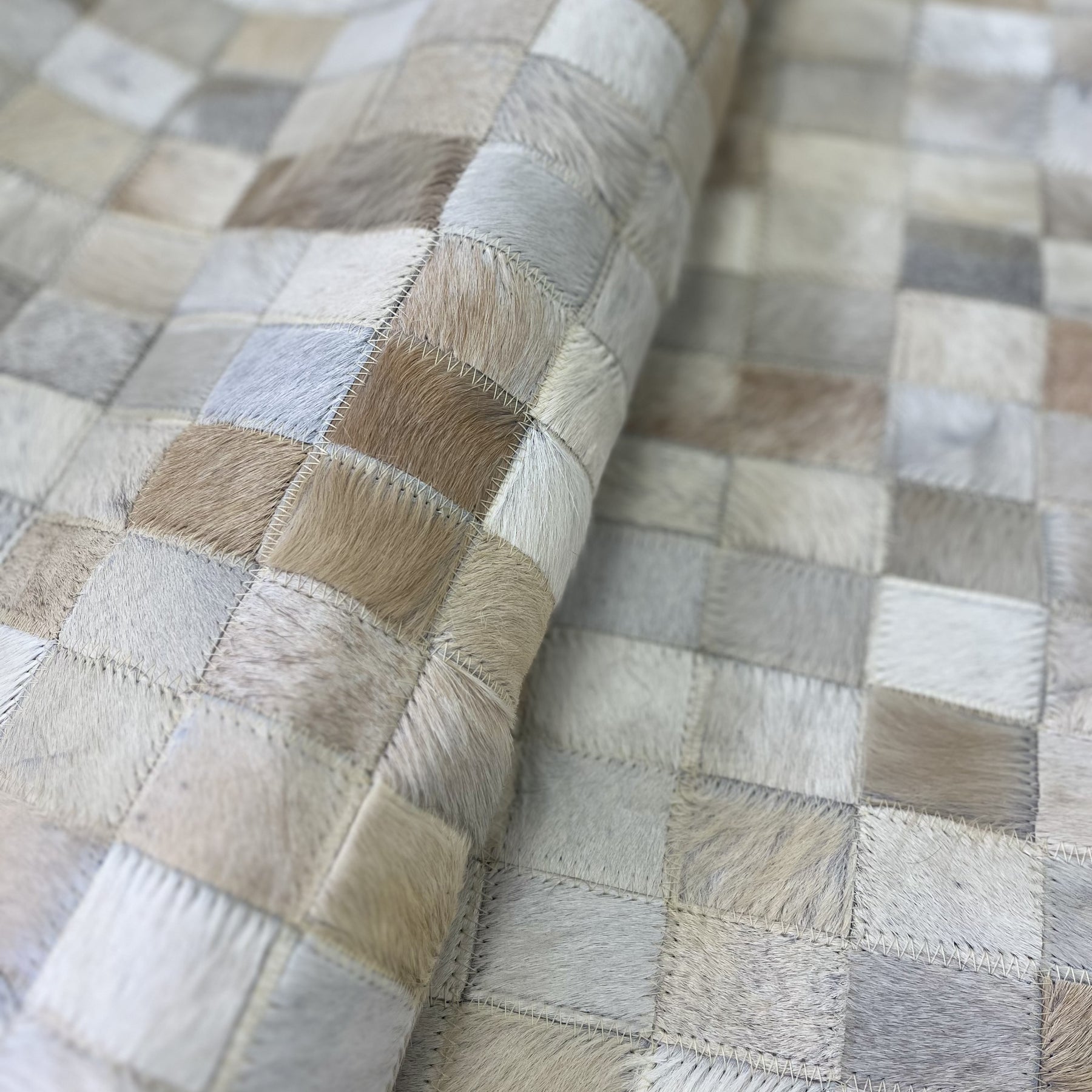 Natural Rectangle Cowhide Hair-On Patchwork Area Rug