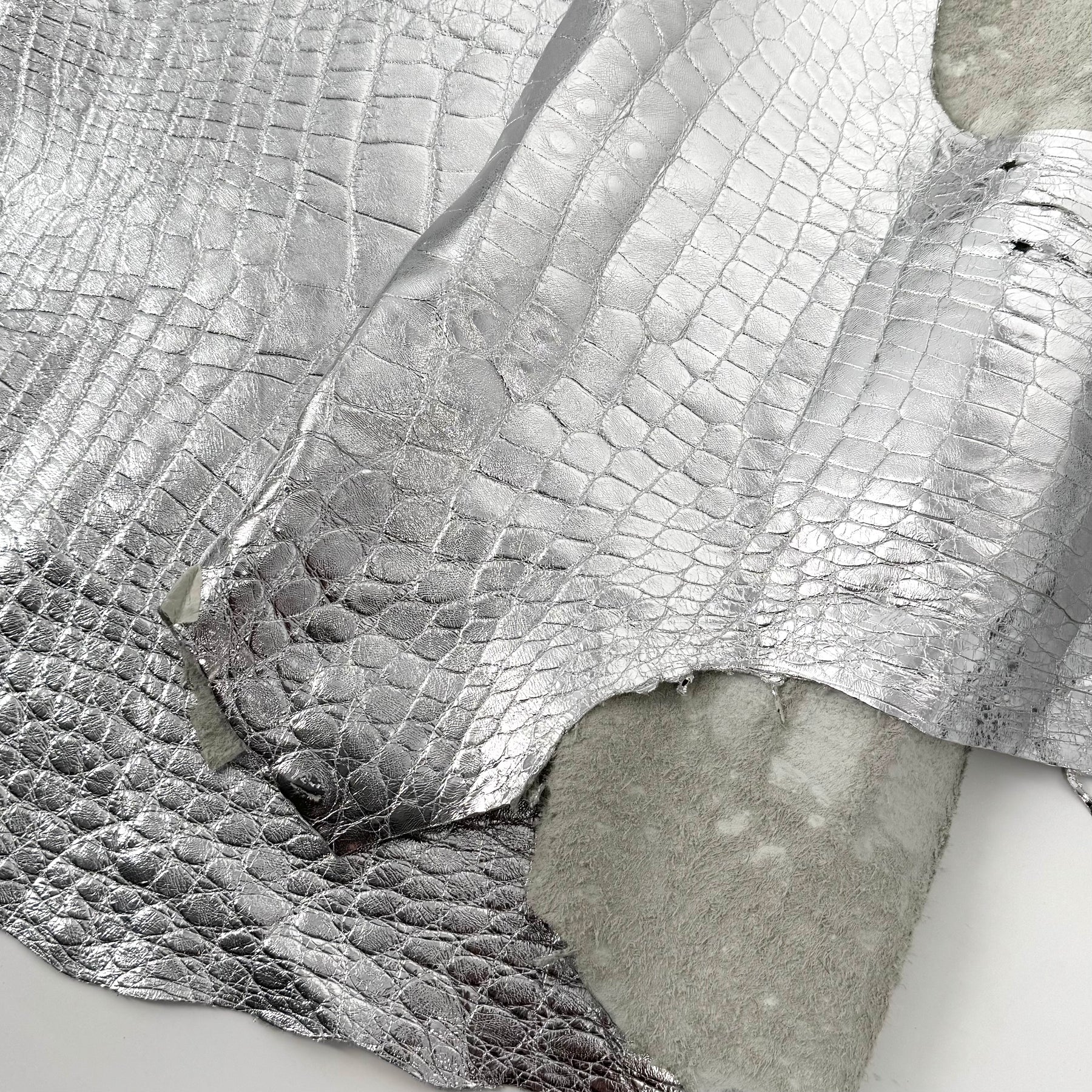 Wild American Alligator Metallic Silver Foil 50 cm