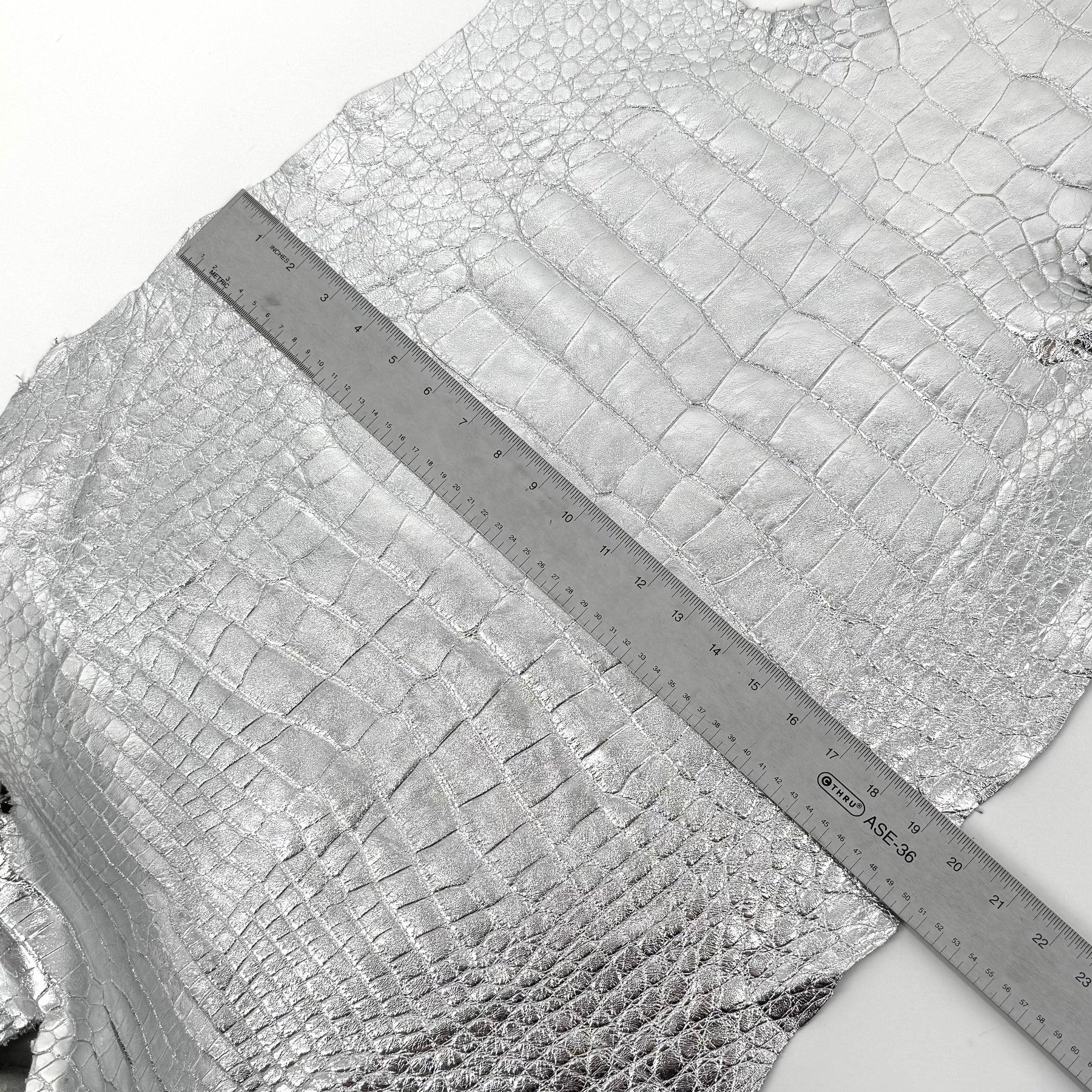 Wild American Alligator Metallic Silver Foil 50 cm